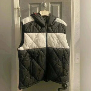 Sports Illustrated Men’s black & white hooded adjustable hood NWOT very thick XL